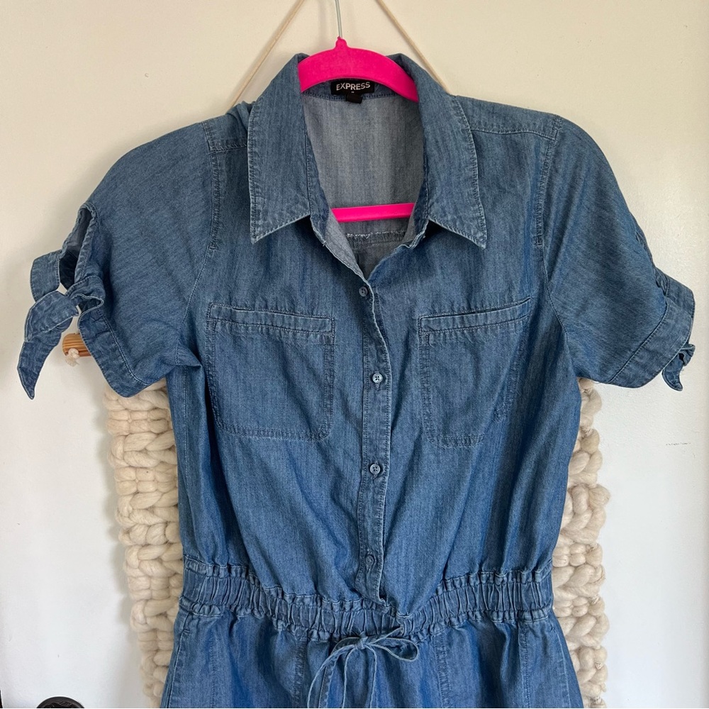 Chambray, shortsleeved shorts romper.